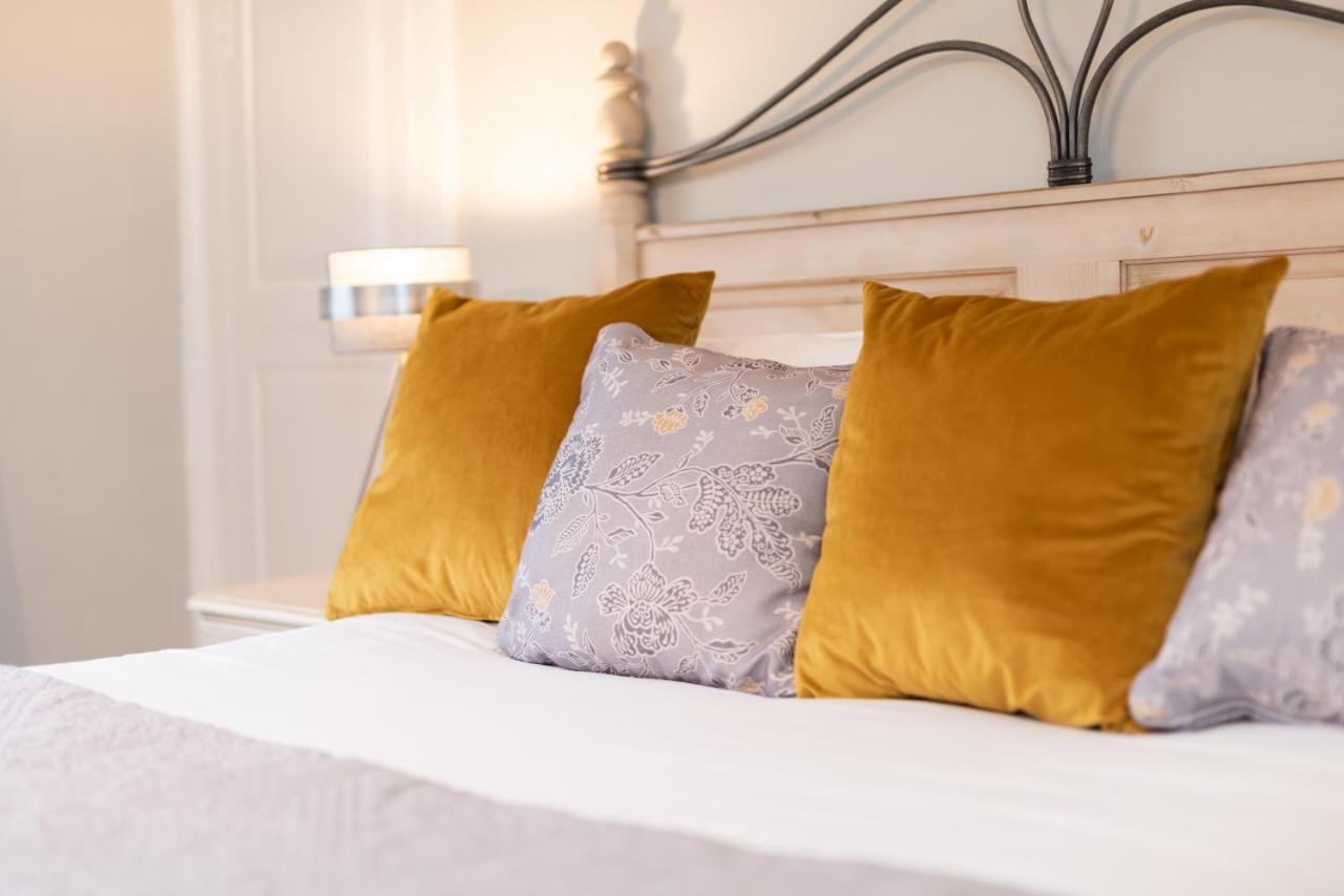 Jersey Arms Hotel บิสเตอร์ ภายนอก รูปภาพ